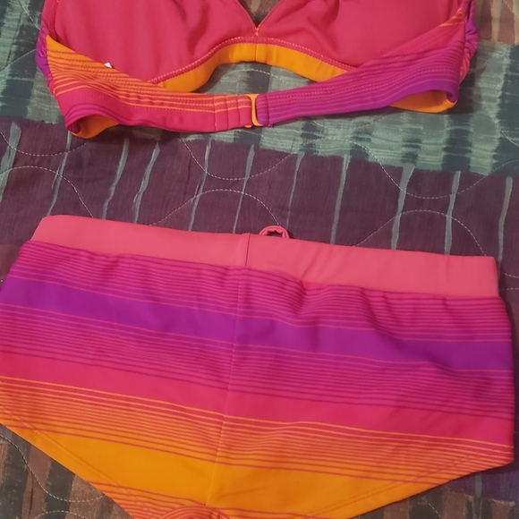 Bikini - Picture 2 of 5